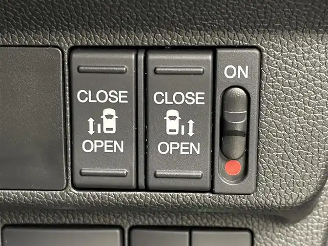 ホンダ フリード クロスター ホンダセンシング 埼玉県 2020(令2)年 3.5万km プラチナホワイトパール 社外ナビ　バックカメラ　アダプティブクルーズコントロール　ビルトインＥＴＣ　両側パワースライドドア　ハーフレザーシート　地デジフルセグ　ルーフレール　プッシュスタート　スマートキー　ＬＥＤヘッドライト