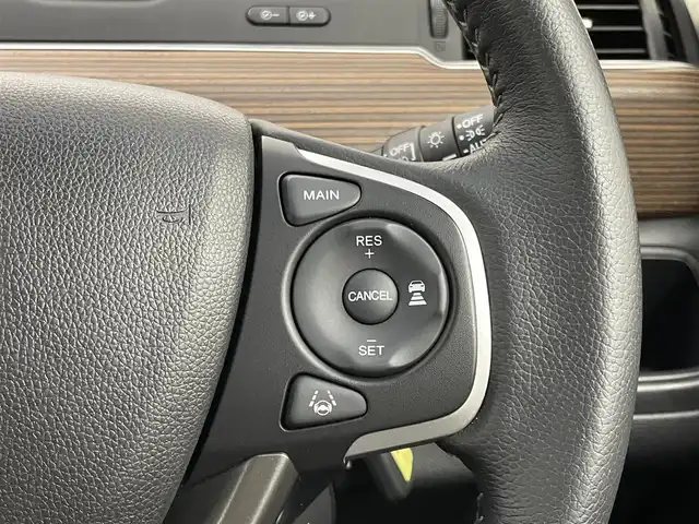 ホンダ フリード クロスター ホンダセンシング 埼玉県 2020(令2)年 3.5万km プラチナホワイトパール 社外ナビ　バックカメラ　アダプティブクルーズコントロール　ビルトインＥＴＣ　両側パワースライドドア　ハーフレザーシート　地デジフルセグ　ルーフレール　プッシュスタート　スマートキー　ＬＥＤヘッドライト