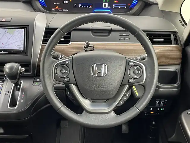 ホンダ フリード クロスター ホンダセンシング 埼玉県 2020(令2)年 3.5万km プラチナホワイトパール 社外ナビ　バックカメラ　アダプティブクルーズコントロール　ビルトインＥＴＣ　両側パワースライドドア　ハーフレザーシート　地デジフルセグ　ルーフレール　プッシュスタート　スマートキー　ＬＥＤヘッドライト