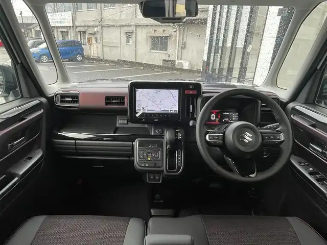 スズキ スペーシア カスタム HYBRID XS 佐賀県 2024(令6)年 0.1千km ピュアホワイトパール/ブラック2トーン デュアルカメラブレーキサポートII　/コーナーセンサー/レーダークルーズコントロール/純正９型ナビ/・全方位カメラ　/・フルセグTV/BT/・AppleCarPlay/AndroidAuto/両側パワースライドドア　/ハーフレザーシート/シートヒーター　/オットマン　　/純正15インチAW　/HUD　/電動パーキングブレーキ/革巻きステアリング/ステアリングヒーター/サーキュレーター/LEDヘッドライト/フォグランプ/スペアキー×１/取扱説明書/保証書