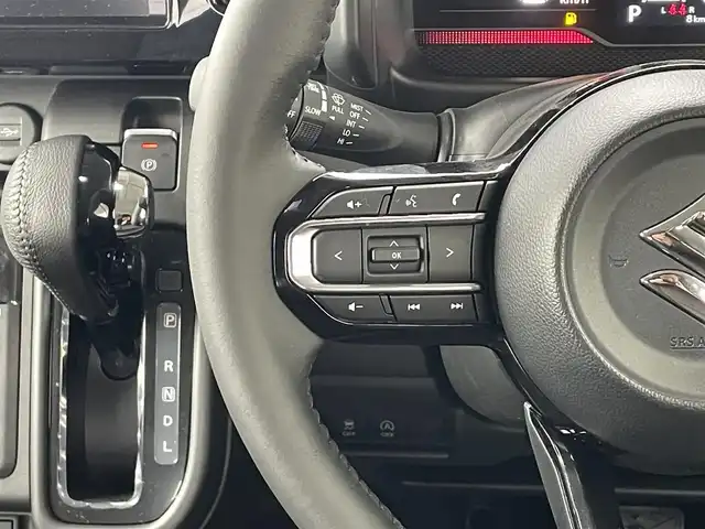 スズキ スペーシア カスタム HYBRID XS 佐賀県 2024(令6)年 0.1千km ピュアホワイトパール/ブラック2トーン デュアルカメラブレーキサポートII　/コーナーセンサー/レーダークルーズコントロール/純正９型ナビ/・全方位カメラ　/・フルセグTV/BT/・AppleCarPlay/AndroidAuto/両側パワースライドドア　/ハーフレザーシート/シートヒーター　/オットマン　　/純正15インチAW　/HUD　/電動パーキングブレーキ/革巻きステアリング/ステアリングヒーター/サーキュレーター/LEDヘッドライト/フォグランプ/スペアキー×１/取扱説明書/保証書