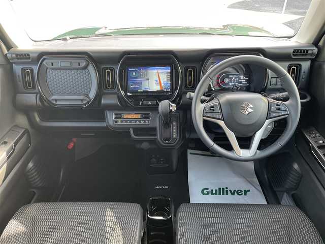スズキ ハスラー HYBRID X ターボ 千葉県 2025(令7)年 0.7万km クールカーキPM スズキセーフティーサポート/・デュアルカメラブレーキサポート/・誤発進抑制機能/・車線逸脱警報機能/・車線逸脱抑制機能/・ふらつき警報機能/・先行車発進お知らせ機能/・ハイビームアシスト/・標識認識機能/・アダプティブクルーズコントロール/・後退時ブレーキサポート/・リヤパーキングセンサー/社外8インチSDナビ【MDV-S811HDL】/・CD/DVD/MSV/Bluetooth/フルセグ/バックカメラ/前席シートヒーター/スマートキー/純正LEDヘッドライト/フォグランプ/純正15インチアルミホイール/ヘッドライトレベライザー/社外前後ドライブレコーダー/ETC/本革巻きステアリング/サイド＆カーテンエアバッグ/新車時保証書＆取扱説明書