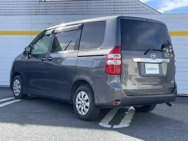 トヨタ ノア X 埼玉県 2012(平24)年 10.4万km グレーメタリック ・社外ナビ/・両側スライドドア/・純正フロアマット/・革巻きステアリング/・ETC