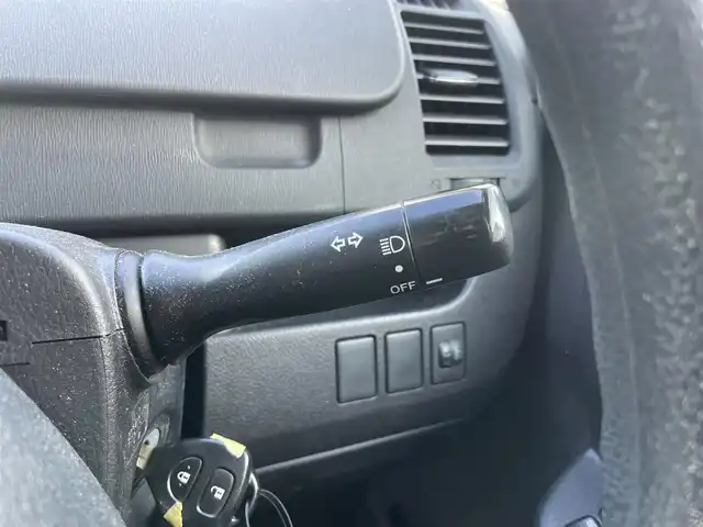 トヨタ ノア X 埼玉県 2012(平24)年 10.4万km グレーメタリック ・社外ナビ/・両側スライドドア/・純正フロアマット/・革巻きステアリング/・ETC