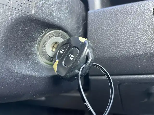 トヨタ ノア X 埼玉県 2012(平24)年 10.4万km グレーメタリック ・社外ナビ/・両側スライドドア/・純正フロアマット/・革巻きステアリング/・ETC