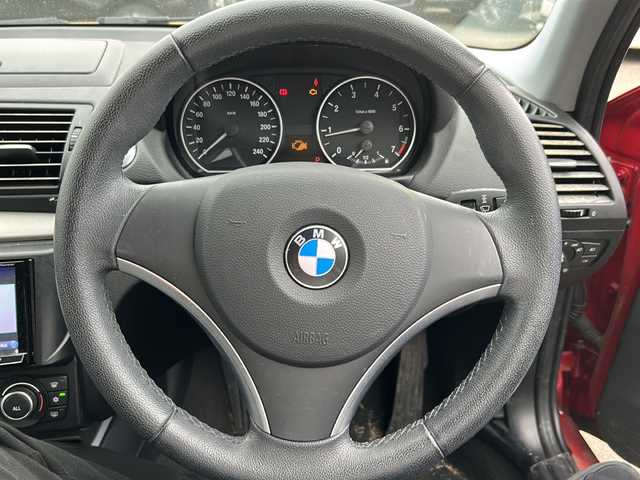 ＢＭＷ １１６ｉ 福島県 2010(平22)年 3.8万km 赤 社外ＨＤＤナビ＆フルセグＴＶ/（ＤＶＤ＆ＢＴ＆ＣＤ＆ＭＳＶ）/ＥＴＣ/社外１６inアルミホイール/オートライト/ＨＩＤライト/電動格納ミラー/キーレス/Ｗ＋サイドエアバッグ/ＡＢＳ/フロアマット/取扱説明書