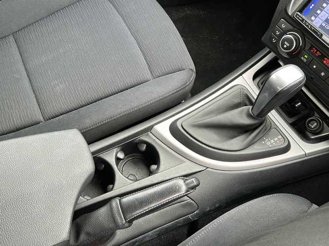 ＢＭＷ １１６ｉ 福島県 2010(平22)年 3.8万km 赤 社外ＨＤＤナビ＆フルセグＴＶ/（ＤＶＤ＆ＢＴ＆ＣＤ＆ＭＳＶ）/ＥＴＣ/社外１６inアルミホイール/オートライト/ＨＩＤライト/電動格納ミラー/キーレス/Ｗ＋サイドエアバッグ/ＡＢＳ/フロアマット/取扱説明書