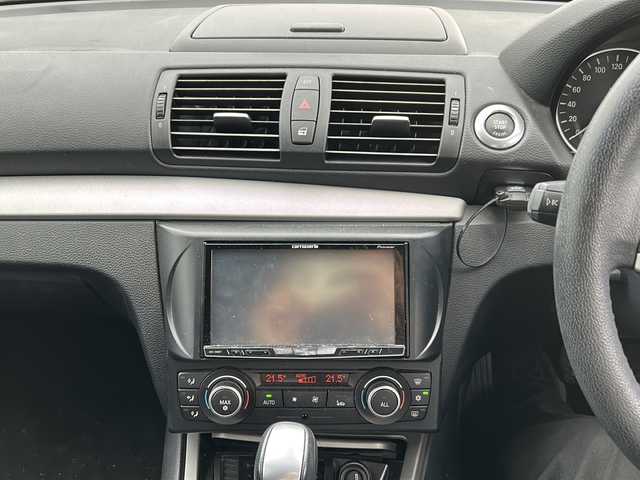 ＢＭＷ １１６ｉ 福島県 2010(平22)年 3.8万km 赤 社外ＨＤＤナビ＆フルセグＴＶ/（ＤＶＤ＆ＢＴ＆ＣＤ＆ＭＳＶ）/ＥＴＣ/社外１６inアルミホイール/オートライト/ＨＩＤライト/電動格納ミラー/キーレス/Ｗ＋サイドエアバッグ/ＡＢＳ/フロアマット/取扱説明書