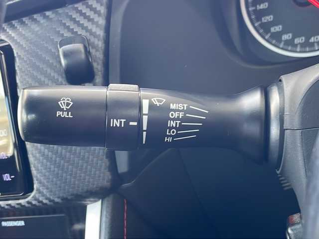 トヨタ ８６ GT 愛知県 2018(平30)年 10万km クリスタルホワイトパール /禁煙車//ワンオーナー//後期G型//6MT//TRDフロントスポイラー//TRDサイドスカート//TRDエアロスタビライジングカバー//プロコンポジットリアウィング//SARDレーシング4本出しマフラー//ボンネットカーボン調フィルム//トルセンLSD//純正ナビ//フルセグ/Bluetooth/CD/DVD/MSV/SD//HDMI/USB//TVキャンセラー//バックカメラ//ETC//クルーズコントロール//TRACKモード//TRC/VSC//GIS//ヒルスタートアシストコントロール//Bi-BeamオートベアリングLEDヘッドライト//フロント・リアフォグランプ//純正17インチアルミホイール//スペアタイヤ//プッシュスタート//スペアスマートキー//3本スポーク革巻きステアリング//ステアリングリモコン//チルト&テレスコピックステアリング//純正フロアマット//純正ドアバイザー//スポーツアルミペダル//フレームレス防眩インナーミラー//電動格納ミラー//カーテンエアバック//シートリフター//86ロゴカーテシランプ//保証書//取扱説明書//ナビ取扱説明書//ディーラー点検整備記録簿H31.R1.2.3.5
