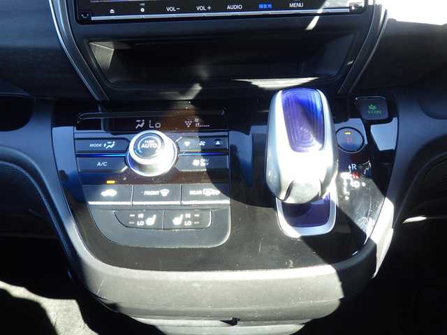 ホンダ フリード＋ ハイブリット EX 千葉県 2019(平31)年 3.8万km フォレストグリーンパール ホンダセンシング/・衝突軽減ブレーキ（CMBS）/・車線維持支援システム（LKAS）/・アダプティブクルーズコントロール（ACC）/・誤発進抑制機能/・後方誤発進抑制機能/両側パワースライドドア/純正SDナビ/地デジTV/【DVD/CD再生機能　Bluetooth接続】/バックカメラ/革巻きステアリング/ステアリングスイッチ/ETC/LEDヘッドライト/ウインカーミラー/コーナーセンサー/純正15インチアルミホイル/サイド/カーテンエアバッグ/Honda スマートキー