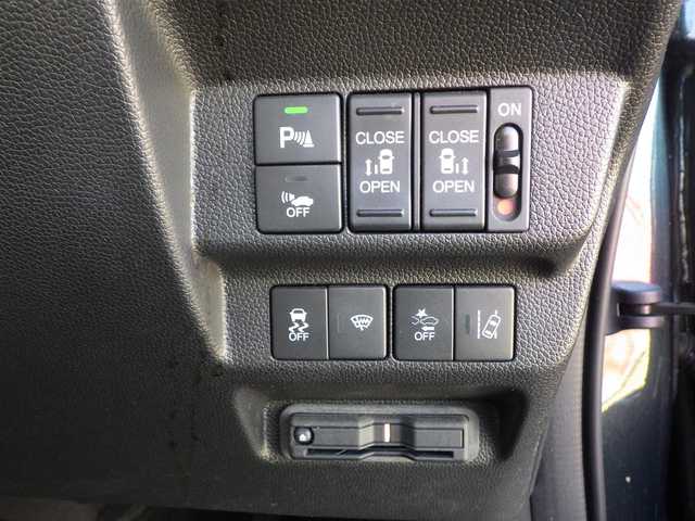 ホンダ フリード＋ ハイブリット EX 千葉県 2019(平31)年 3.8万km フォレストグリーンパール ホンダセンシング/・衝突軽減ブレーキ（CMBS）/・車線維持支援システム（LKAS）/・アダプティブクルーズコントロール（ACC）/・誤発進抑制機能/・後方誤発進抑制機能/両側パワースライドドア/純正SDナビ/地デジTV/【DVD/CD再生機能　Bluetooth接続】/バックカメラ/革巻きステアリング/ステアリングスイッチ/ETC/LEDヘッドライト/ウインカーミラー/コーナーセンサー/純正15インチアルミホイル/サイド/カーテンエアバッグ/Honda スマートキー