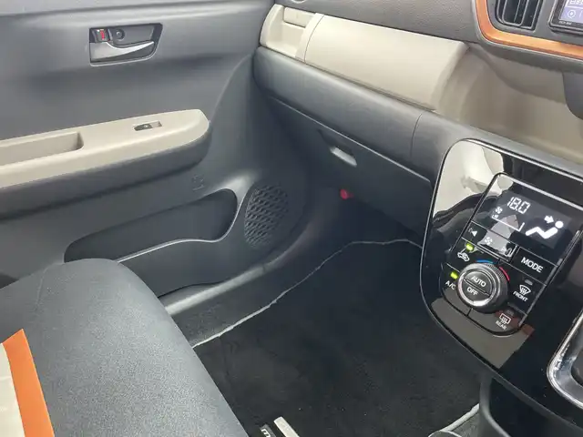 トヨタ パッソ モーダ 三重県 2018(平30)年 3.2万km ファイアークォーツレッドM /禁煙車//純正7インチナビ/　フルセグTV/Bluetooth//全方位カメラ//ETC//オートハイビーム//オートライト//アイドリングストップ//衝突軽減ブレーキ//前後コーナーセンサー//アイドリングストップ//スペアキー//純正LEDヘッドライト//スマートキー//プッシュスタート