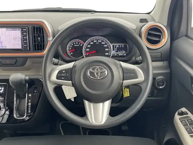 トヨタ パッソ モーダ 三重県 2018(平30)年 3.2万km ファイアークォーツレッドM /禁煙車//純正7インチナビ/　フルセグTV/Bluetooth//全方位カメラ//ETC//オートハイビーム//オートライト//アイドリングストップ//衝突軽減ブレーキ//前後コーナーセンサー//アイドリングストップ//スペアキー//純正LEDヘッドライト//スマートキー//プッシュスタート