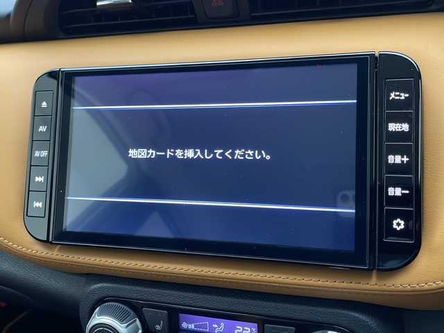 日産 キックス X ツートーンインテリアED 宮崎県 2020(令2)年 2.4万km ブリリアントホワイトパール プロパイロット/エマ―ジェンシーブレーキ/LDW（車線逸脱警報）/LDP（車線逸脱防止支援）/オートマチックハイビーム/クリアランスソナー/ふらつき警報/インテリジェントルームミラー/純正9インチSDナビ/フルセグTV/CD/DVD/Bluetooth/アラウンドビューモニター/ハーフレザーシート/シートヒーター/ステアリングヒーター/LEDヘッドライト/前後ドライブレコーダー/ルーフレール/純正17インチAW/ETC/保証書
