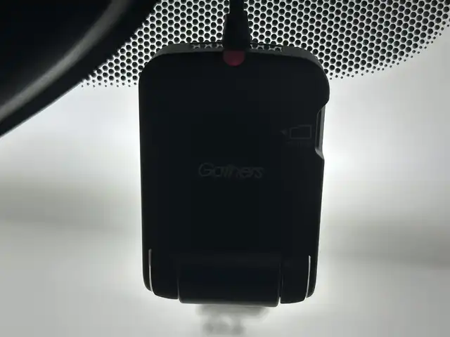 ホンダ ヴェゼル ハイブリッド Z ホンダセンシング 熊本県 2018(平30)年 6.3万km クリスタルブラックパール 純正ナビVXM-185VFi（ＣＤ・ＤＶＤ・フルセグ・ＢＴ・ｉｐｏｄ）/純正前方ドライブレコーダー　/バックカメラ　/ビルトインＥＴＣ　/前席シートヒーター　/前席パワーシート　/ホンダセンシング/・衝突軽減ブレーキ　/・レーダークルーズコントロール/・レーンキープアシスト　/・先行車発進お知らせ機能/・路外逸脱制御機能/・標識認識機能/横滑り防止/パドルシフト/ハーフレザーシート/オートブレーキホールド/純正フロアマット/純正17インチAW/オートライト/LEDヘッドライト/フォグランプ/スマートキー/プッシュスタート/スペアキー1本/保証書/取扱説明書