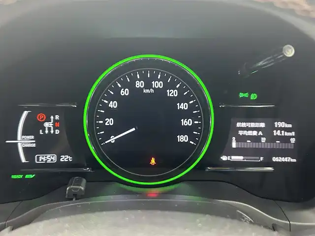 ホンダ ヴェゼル ハイブリッド Z ホンダセンシング 熊本県 2018(平30)年 6.3万km クリスタルブラックパール 純正ナビVXM-185VFi（ＣＤ・ＤＶＤ・フルセグ・ＢＴ・ｉｐｏｄ）/純正前方ドライブレコーダー　/バックカメラ　/ビルトインＥＴＣ　/前席シートヒーター　/前席パワーシート　/ホンダセンシング/・衝突軽減ブレーキ　/・レーダークルーズコントロール/・レーンキープアシスト　/・先行車発進お知らせ機能/・路外逸脱制御機能/・標識認識機能/横滑り防止/パドルシフト/ハーフレザーシート/オートブレーキホールド/純正フロアマット/純正17インチAW/オートライト/LEDヘッドライト/フォグランプ/スマートキー/プッシュスタート/スペアキー1本/保証書/取扱説明書
