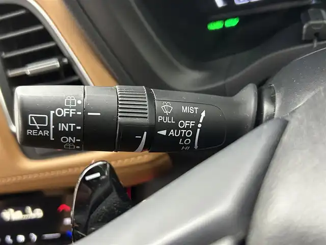 ホンダ ヴェゼル ハイブリッド Z ホンダセンシング 熊本県 2018(平30)年 6.3万km クリスタルブラックパール 純正ナビVXM-185VFi（ＣＤ・ＤＶＤ・フルセグ・ＢＴ・ｉｐｏｄ）/純正前方ドライブレコーダー　/バックカメラ　/ビルトインＥＴＣ　/前席シートヒーター　/前席パワーシート　/ホンダセンシング/・衝突軽減ブレーキ　/・レーダークルーズコントロール/・レーンキープアシスト　/・先行車発進お知らせ機能/・路外逸脱制御機能/・標識認識機能/横滑り防止/パドルシフト/ハーフレザーシート/オートブレーキホールド/純正フロアマット/純正17インチAW/オートライト/LEDヘッドライト/フォグランプ/スマートキー/プッシュスタート/スペアキー1本/保証書/取扱説明書