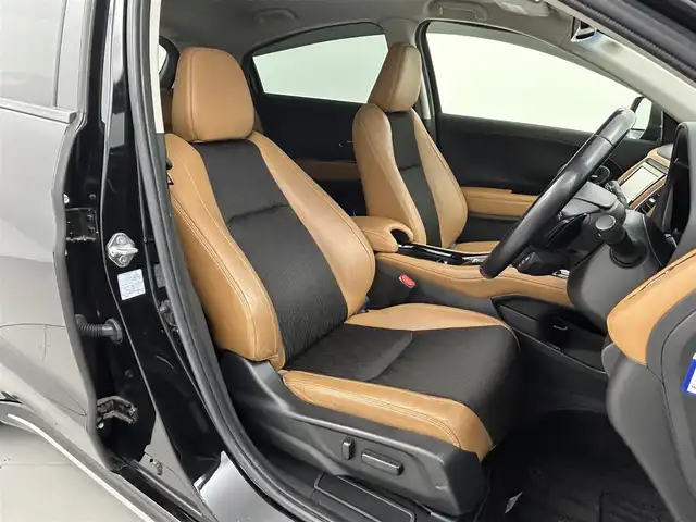 ホンダ ヴェゼル ハイブリッド Z ホンダセンシング 熊本県 2018(平30)年 6.3万km クリスタルブラックパール 純正ナビVXM-185VFi（ＣＤ・ＤＶＤ・フルセグ・ＢＴ・ｉｐｏｄ）/純正前方ドライブレコーダー　/バックカメラ　/ビルトインＥＴＣ　/前席シートヒーター　/前席パワーシート　/ホンダセンシング/・衝突軽減ブレーキ　/・レーダークルーズコントロール/・レーンキープアシスト　/・先行車発進お知らせ機能/・路外逸脱制御機能/・標識認識機能/横滑り防止/パドルシフト/ハーフレザーシート/オートブレーキホールド/純正フロアマット/純正17インチAW/オートライト/LEDヘッドライト/フォグランプ/スマートキー/プッシュスタート/スペアキー1本/保証書/取扱説明書