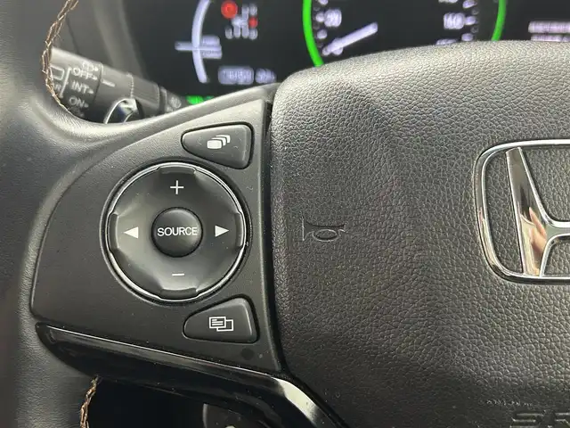 ホンダ ヴェゼル ハイブリッド Z ホンダセンシング 熊本県 2018(平30)年 6.3万km クリスタルブラックパール 純正ナビVXM-185VFi（ＣＤ・ＤＶＤ・フルセグ・ＢＴ・ｉｐｏｄ）/純正前方ドライブレコーダー　/バックカメラ　/ビルトインＥＴＣ　/前席シートヒーター　/前席パワーシート　/ホンダセンシング/・衝突軽減ブレーキ　/・レーダークルーズコントロール/・レーンキープアシスト　/・先行車発進お知らせ機能/・路外逸脱制御機能/・標識認識機能/横滑り防止/パドルシフト/ハーフレザーシート/オートブレーキホールド/純正フロアマット/純正17インチAW/オートライト/LEDヘッドライト/フォグランプ/スマートキー/プッシュスタート/スペアキー1本/保証書/取扱説明書