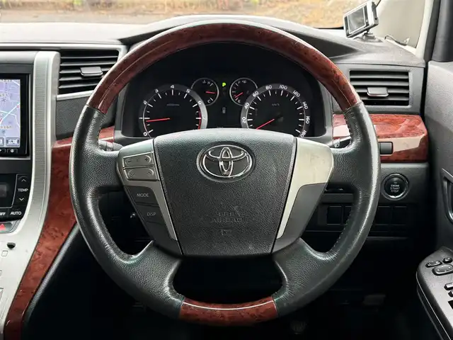 トヨタ ヴェルファイア 2．4Z プラチナセレクション 千葉県 2010(平22)年 12.8万km ホワイトパールクリスタルシャイン ユーザ買取車両/純正8インチナビ/・フルセグ/BT/DVD/CD/USB/バックカメラ/コーナーセンサー(前後)/ステアリングスイッチ/ETC/両側パワースライドドア/HIDヘッドライト/オートライト/フォグライト/スマートキー/プッシュスタート/社外18インチAW