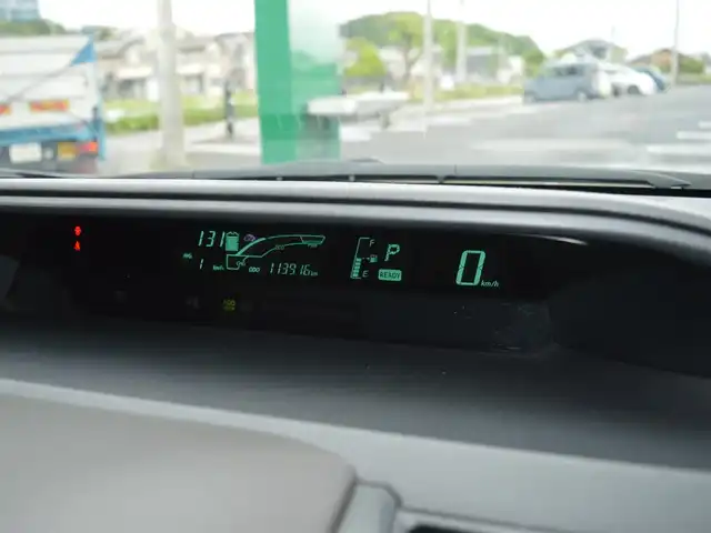 トヨタ アクア G 栃木県 2012(平24)年 11.4万km ライムホワイトパールクリスタルシャイン 社外エアロ/・フロントスポイラー/・サイドスカート/・リアアンダースポイラー/7インチ純正HDDナビ［NHZN-W61G］/・地デジ(フルセグ)/・Bluetooth/・DVD/CD/バックモニター/スマートエントリーパッケージ/・スマートエントリー&スタートシステム/・盗難防止システム/・コンライト/ツーリングパッケージ/・195/50R16タイヤ&16インチアルミホイール/・大型リヤスポイラー/運転席・助手席シートヒーター/ETC