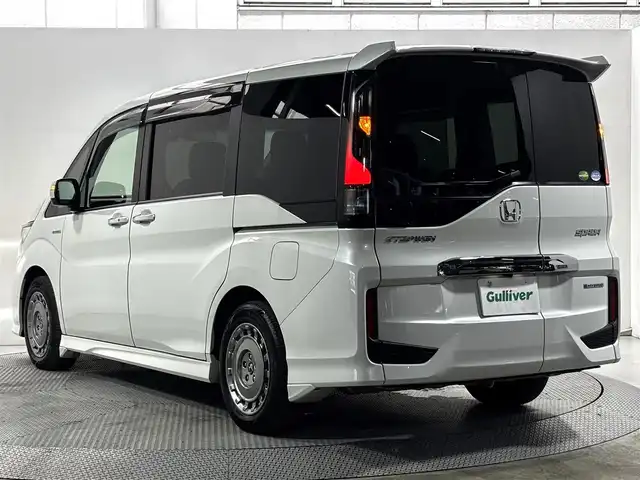 ホンダ ステップワゴン スパーダ ハイブリッド G EX ホンダセンシング 大阪府 2018(平30)年 4.3万km プラチナホワイトパール 純正10incナビTV Bカメラ ETC 黒革シート シートヒーター 衝突軽減 レーダーC レーンアシスト 両側パワースライドドア リアオートエアコン ドラレコ 100V電源