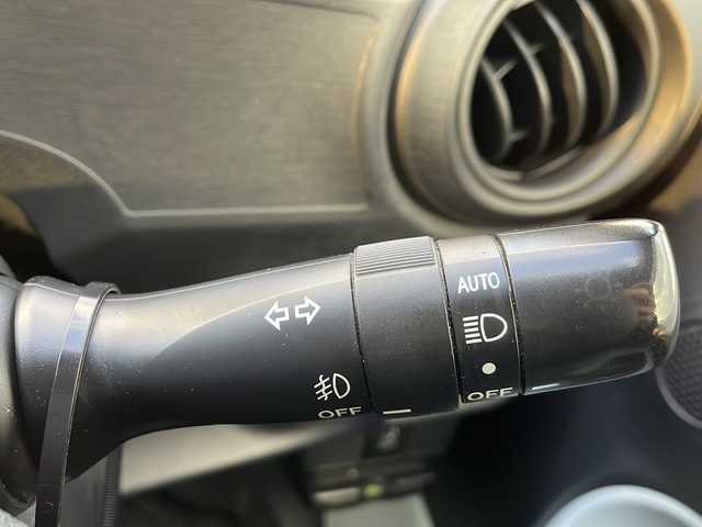 トヨタ アクア S 岩手県 2012(平24)年 17.9万km クールソーダメタリック ナビ　バックカメラ　Ｂｌｕｅｔｏｏｔｈ　ＣＤ／ＤＶＤ再生　フルセグ　ＥＴＣ　ＬＥＤオートライト　純正フロアマット　スマートキー　ヘッドライトウォッシャー　ステアリングスイッチ　オートエアコン