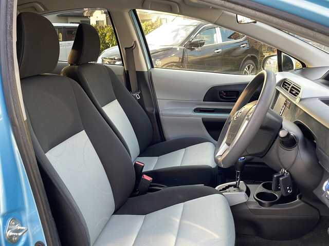 トヨタ アクア S 岩手県 2012(平24)年 17.9万km クールソーダメタリック ナビ　バックカメラ　Ｂｌｕｅｔｏｏｔｈ　ＣＤ／ＤＶＤ再生　フルセグ　ＥＴＣ　ＬＥＤオートライト　純正フロアマット　スマートキー　ヘッドライトウォッシャー　ステアリングスイッチ　オートエアコン