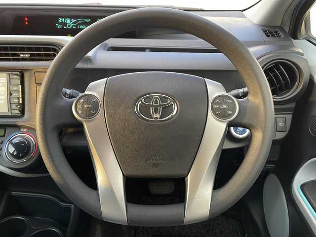 トヨタ アクア S 岩手県 2012(平24)年 17.9万km クールソーダメタリック ナビ　バックカメラ　Ｂｌｕｅｔｏｏｔｈ　ＣＤ／ＤＶＤ再生　フルセグ　ＥＴＣ　ＬＥＤオートライト　純正フロアマット　スマートキー　ヘッドライトウォッシャー　ステアリングスイッチ　オートエアコン