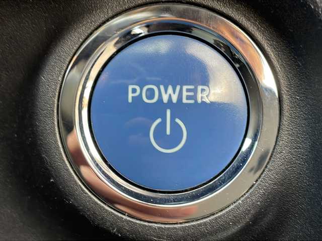 トヨタ アクア S 岩手県 2012(平24)年 17.9万km クールソーダメタリック ナビ　バックカメラ　Ｂｌｕｅｔｏｏｔｈ　ＣＤ／ＤＶＤ再生　フルセグ　ＥＴＣ　ＬＥＤオートライト　純正フロアマット　スマートキー　ヘッドライトウォッシャー　ステアリングスイッチ　オートエアコン