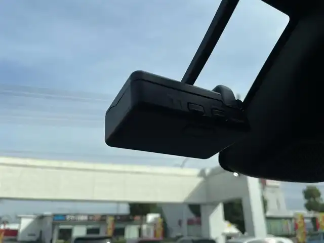 ホンダ ヴェゼル ハイブリッド e:HEV Z 埼玉県 2025(令7)年 0.3万km クリスタルブラックパール ・ワンオーナー/・純正ナビ/・ホンダセンシング/・レーダークルーズコントロール/・パドルシフト/・パワーバックドア/・ドライブレコーダー/・ETC/・バックカメラ