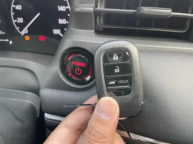 ホンダ ヴェゼル ハイブリッド e:HEV Z 埼玉県 2025(令7)年 0.3万km クリスタルブラックパール ・ワンオーナー/・純正ナビ/・ホンダセンシング/・レーダークルーズコントロール/・パドルシフト/・パワーバックドア/・ドライブレコーダー/・ETC/・バックカメラ