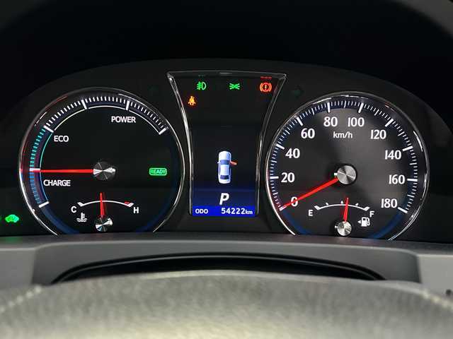 トヨタ クラウン ハイブリッド 佐賀県 2013(平25)年 5.5万km プレシャスブラックパール 純正8インチナビ/フルセグTV/CD/DVD/Bluetooth/全方位カメラ　/サンルーフ/クルーズコントロール/一時停止案内/合流案内/オートワイパー/横滑り防止装置/オートライト/HIDヘッドライト/LEDフォグライト/カーテンエアバック/ビルトインETC/運転席・助手席シートヒーター/運転席・助手席パワーシート/ステアリングヒーター/レザー調シートカバー/ISOFIX対応シート/スマートキー×２/純正フロアマット/純正15インチアルミホイール