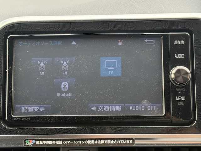 トヨタ シエンタ ハイブリッド G クエロ 長野県 2017(平29)年 4.1万km ホワイトパールクリスタルシャイン トヨタ純正SDナビ（NSZT-W66T）/FM・AM・DVD・CD・フルセグTV/Bluetooth Audio/バックカメラ/純正16インチアルミホイール/スタッドレスタイヤ積み込み/純正エンジンスターター/両側パワースライドドア/前後コーナーセンサー/衝突軽減ブレーキ/ワイパーデアイサー/ドライブレコーダー/ハーフレザーシート/前席シートヒーター/革巻きステアリング/LEDヘッドライト/オートハイビーム/オートライト/フォグランプ/ドアバイザー/プッシュスタート/スマートキー/スペア1本/ETC