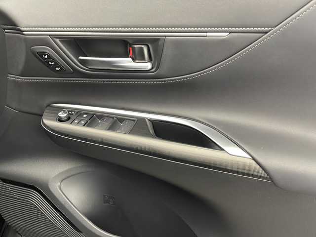 トヨタ ハリアー ハイブリッド Z レザーパッケージ 宮崎県 2020(令2)年 4.9万km ブラック Toyota Safety Sense/〇プリクラシュセーフティ/〇レーントレーシングアシスト/〇ブラインドスポットモニター/〇リアクロストラフィックアラート/〇パーキングサポートブレーキ/〇ロードサインアシスト/〇レーダークルーズコントロール/〇オートマチックハイビーム/〇クリアランスソナー/〇HUD/〇先行車発進告知/調光パノラマルーフ/デジタルインナーミラー/純正12.3インチナビ/フルセグTV/パノラミックビューモニター/黒本革シート/シートヒーター/シートベンチレーション/パワーシート/パワーバックドア/ワイヤレス充電/寒冷地仕様/ステアリングヒーター/ビルトインETC2.0/LEDヘッドライト/純正19インチAW/スマートキー×2