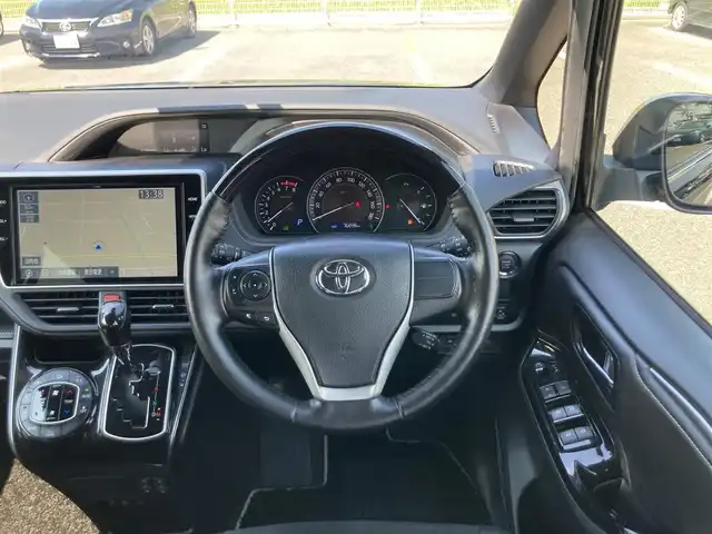 トヨタ エスクァイア Gi プレミアムパッケージ ブラックテーラード 鳥取県 2020(令2)年 7.7万km ブラック 純正10インチナビ/フルセグ/DVD/CD/BT/USB/バックカメラ/トヨタセーフティセンス/レーンキープアシスト/クルーズコントロール/両側パワースライドドア/前席シートヒーター/ハーフレザーシート/ウッドコンビハンドル/ビルトインETC/LEDヘットライト/純正15インチアルミホイール/プッシュエンジンスタート/アイドリングストップ