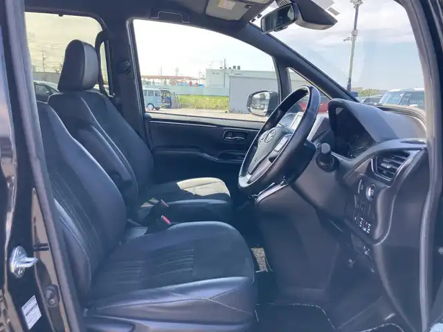トヨタ エスクァイア Gi プレミアムパッケージ ブラックテーラード 鳥取県 2020(令2)年 7.7万km ブラック 純正10インチナビ/フルセグ/DVD/CD/BT/USB/バックカメラ/トヨタセーフティセンス/レーンキープアシスト/クルーズコントロール/両側パワースライドドア/前席シートヒーター/ハーフレザーシート/ウッドコンビハンドル/ビルトインETC/LEDヘットライト/純正15インチアルミホイール/プッシュエンジンスタート/アイドリングストップ