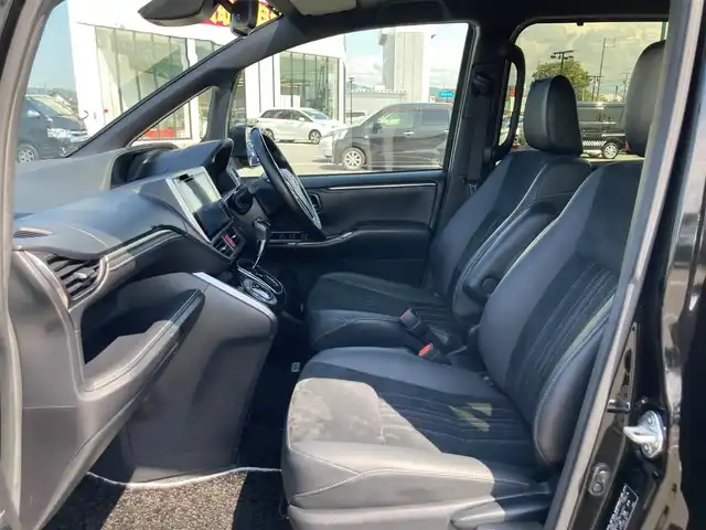トヨタ エスクァイア Gi プレミアムパッケージ ブラックテーラード 鳥取県 2020(令2)年 7.7万km ブラック 純正10インチナビ/フルセグ/DVD/CD/BT/USB/バックカメラ/トヨタセーフティセンス/レーンキープアシスト/クルーズコントロール/両側パワースライドドア/前席シートヒーター/ハーフレザーシート/ウッドコンビハンドル/ビルトインETC/LEDヘットライト/純正15インチアルミホイール/プッシュエンジンスタート/アイドリングストップ