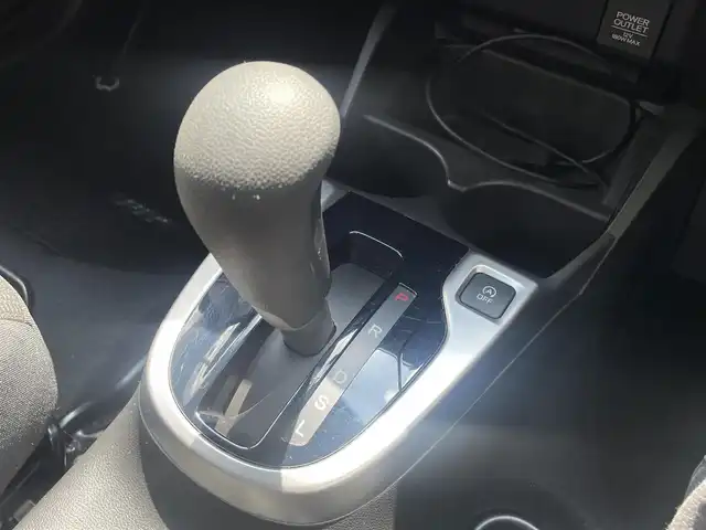 ホンダ フィット 13G Fパッケージ ファインED 熊本県 2017(平29)年 4.6万km プレミアムホワイトパールⅡ ワンオーナー/プッシュスタート/純正ナビ/（CD・DVD・フルセグTV・BTオーディオ・SD）/バックカメラ/横滑り防止装置/ウィンカーミラー/純正フロアマット/純正ドアバイザー/新車保証書/取扱説明書