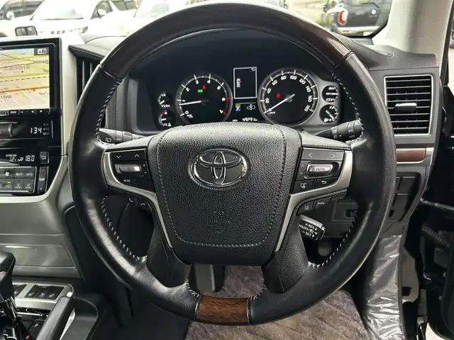 トヨタ ランドクルーザー ZX 道北・旭川 2018(平30)年 5万km ブラック アルパインメモリナビ/フルセグテレビ/バックカメラ/クルーズコントロール/レザーシート/運転席メモリーシート/前席席シートヒーター＆クーラー/2列目シートヒーター/ステアリングヒーター/サンルーフ/ドアバイザー/プッシュスタート/ETC/サスコントローラー
