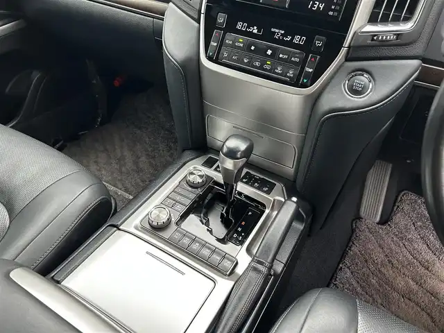 トヨタ ランドクルーザー ZX 道北・旭川 2018(平30)年 5万km ブラック アルパインメモリナビ/フルセグテレビ/バックカメラ/クルーズコントロール/レザーシート/運転席メモリーシート/前席席シートヒーター＆クーラー/2列目シートヒーター/ステアリングヒーター/サンルーフ/ドアバイザー/プッシュスタート/ETC/サスコントローラー