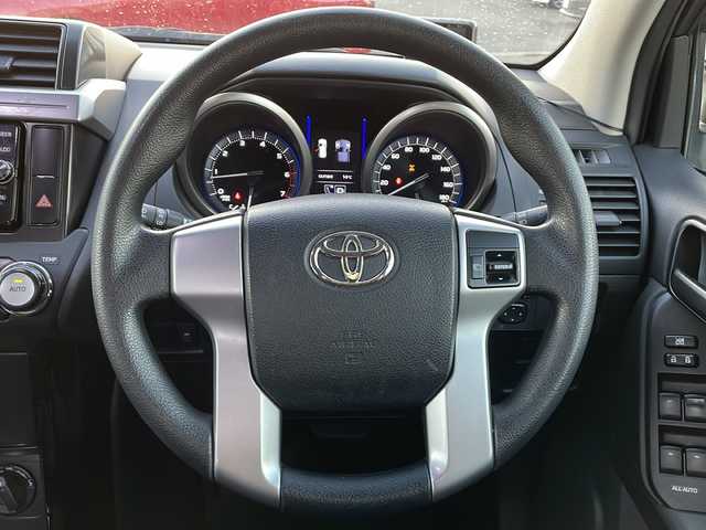 トヨタ ランドクルーザー プラド TX 岩手県 2017(平29)年 11.5万km ホワイトパールクリスタルシャイン 寒冷地仕様　４WD　 純正9インチメモリナビ（CD/DVD/BT/フルセグＴＶ） バックカメラ フロアマット　オートライト　衝突被害軽減　LEDヘッドライト　スマートキー　ビルトインETC