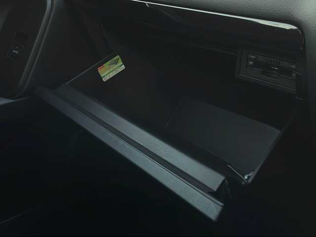 トヨタ ランドクルーザー プラド TX 岩手県 2017(平29)年 11.5万km ホワイトパールクリスタルシャイン 寒冷地仕様　４WD　 純正9インチメモリナビ（CD/DVD/BT/フルセグＴＶ） バックカメラ フロアマット　オートライト　衝突被害軽減　LEDヘッドライト　スマートキー　ビルトインETC