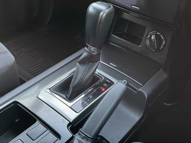 トヨタ ランドクルーザー プラド TX 岩手県 2017(平29)年 11.5万km ホワイトパールクリスタルシャイン 寒冷地仕様　４WD　 純正9インチメモリナビ（CD/DVD/BT/フルセグＴＶ） バックカメラ フロアマット　オートライト　衝突被害軽減　LEDヘッドライト　スマートキー　ビルトインETC