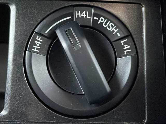 トヨタ ランドクルーザー プラド TX 岩手県 2017(平29)年 11.5万km ホワイトパールクリスタルシャイン 寒冷地仕様　４WD　 純正9インチメモリナビ（CD/DVD/BT/フルセグＴＶ） バックカメラ フロアマット　オートライト　衝突被害軽減　LEDヘッドライト　スマートキー　ビルトインETC