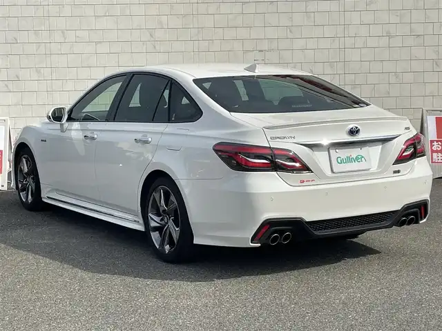 トヨタ クラウン ハイブリッド RS 山口県 2018(平30)年 1.3万km パール 純正ナビ/BT/AM/FM/HDMI/フルセグTV/ETC/バックカメラ/オートライト/オートホールド/コーナーセンサー/衝突軽減ブレ―キ/レーンアシスト/純正フロアマット/電動格納ミラー