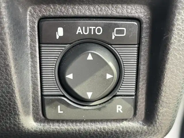 トヨタ クラウン ハイブリッド RS 山口県 2018(平30)年 1.3万km パール 純正ナビ/BT/AM/FM/HDMI/フルセグTV/ETC/バックカメラ/オートライト/オートホールド/コーナーセンサー/衝突軽減ブレ―キ/レーンアシスト/純正フロアマット/電動格納ミラー