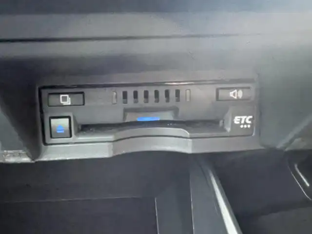 トヨタ クラウン ハイブリッド RS 山口県 2018(平30)年 1.3万km パール 純正ナビ/BT/AM/FM/HDMI/フルセグTV/ETC/バックカメラ/オートライト/オートホールド/コーナーセンサー/衝突軽減ブレ―キ/レーンアシスト/純正フロアマット/電動格納ミラー