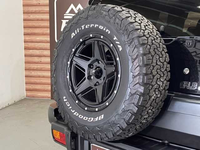 トヨタ ＦＪクルーザー ブラックカラーパッケージ 千葉県 2017(平29)年 7.2万km ブラック/ホワイト AIS検査済み/【2502038894】/アクティブトラクションコントロールスイッチ/HDMI入力端子/クルーズコントロール/バックカメラ/トヨタ 純正ナビ（フルセグ、CD、DVD視聴）/Bluetooth接続/USB入力端子/ドライブレコーダー/パートタイム4WD/17AW WEDS　マッドヴァンス07（社外）/BFグッドリッチA/T KO2（社外）/ブルバー（社外）/サイドマーカー（社外）/社外パーツ取付有