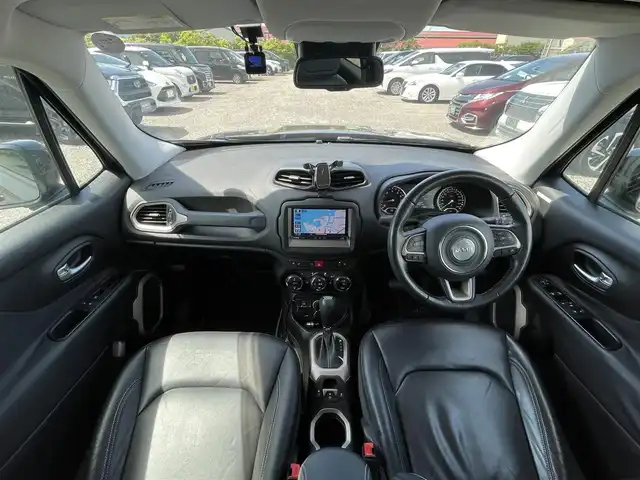 クライスラー・ジープ ジープ レネゲード リミテッド 千葉県 2016(平28)年 6.9万km 黒 衝突軽減ブレーキ/社外７インチメモリナビ/バックカメラ/レザーシート/パワーシート/シートヒーター/ステアリングヒーター/ＢＳＭ/コーナーセンサー/HIDヘッドライト/オートライト/ＥＴＣ